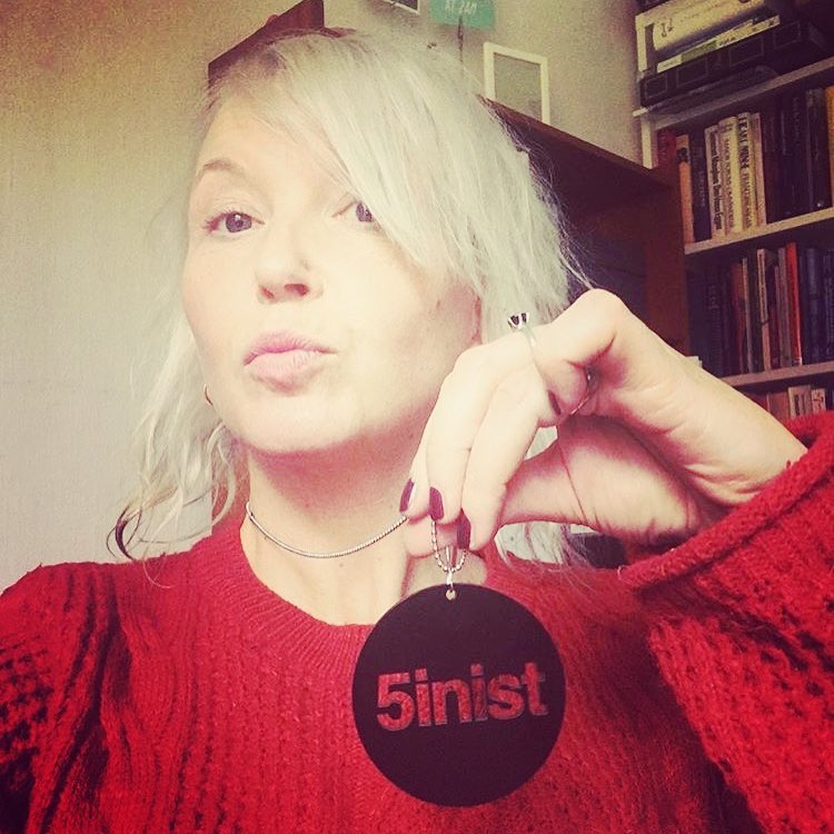 Collar Feminista Grande