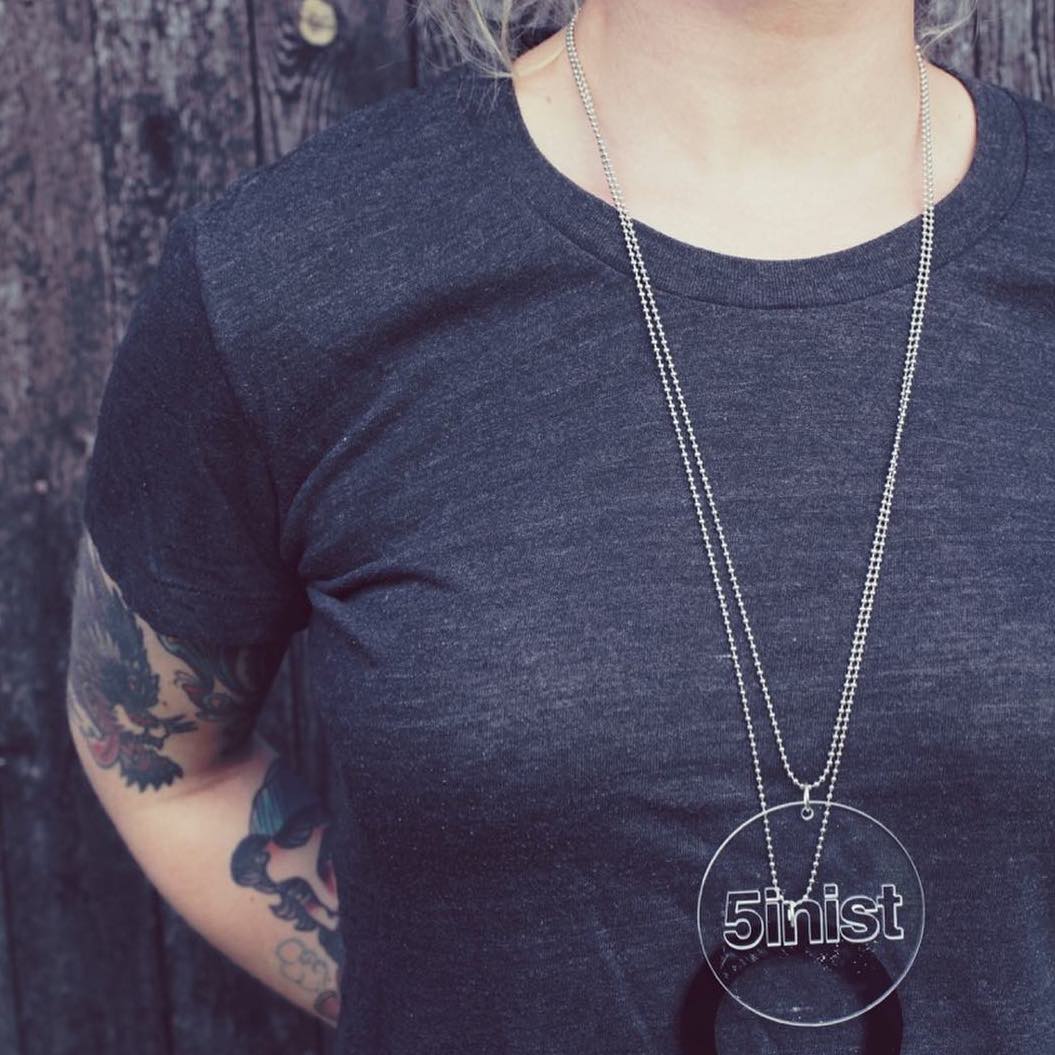 Collar Feminista Grande